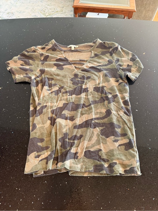 Express Tops - Express One Eleven Camo V-Neck Tee in Green and Brown